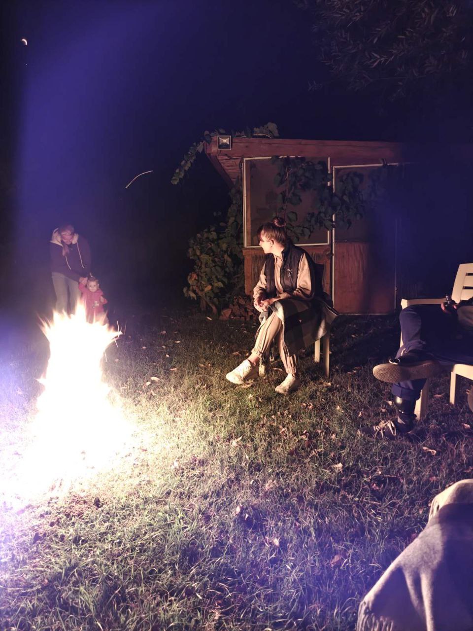 Обговорення біля ватри